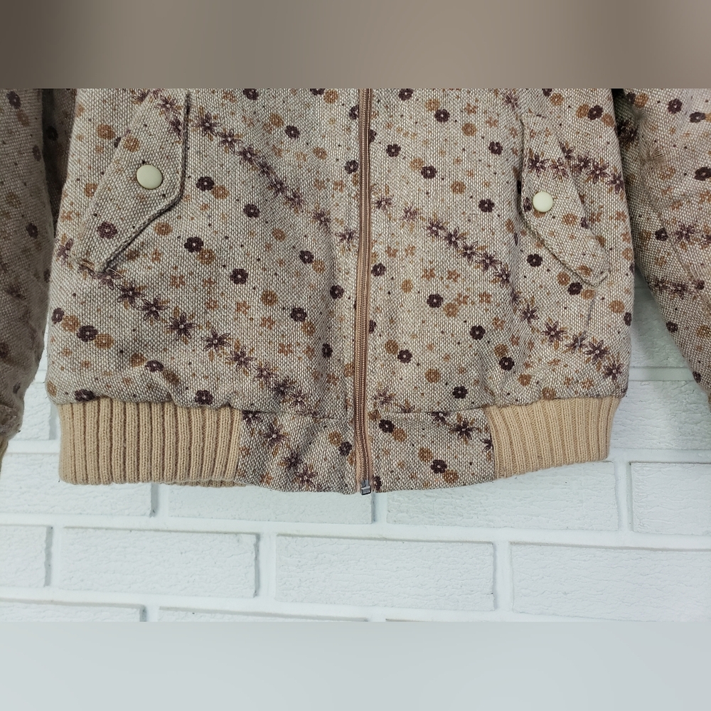 70s bomber style coat with the most adorable printed cotton shell - Picture 4 of 12
